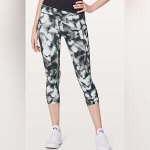 Lululemon Women’s Speed Up Crop Leggings Size 10 Black White Pattern Athletic